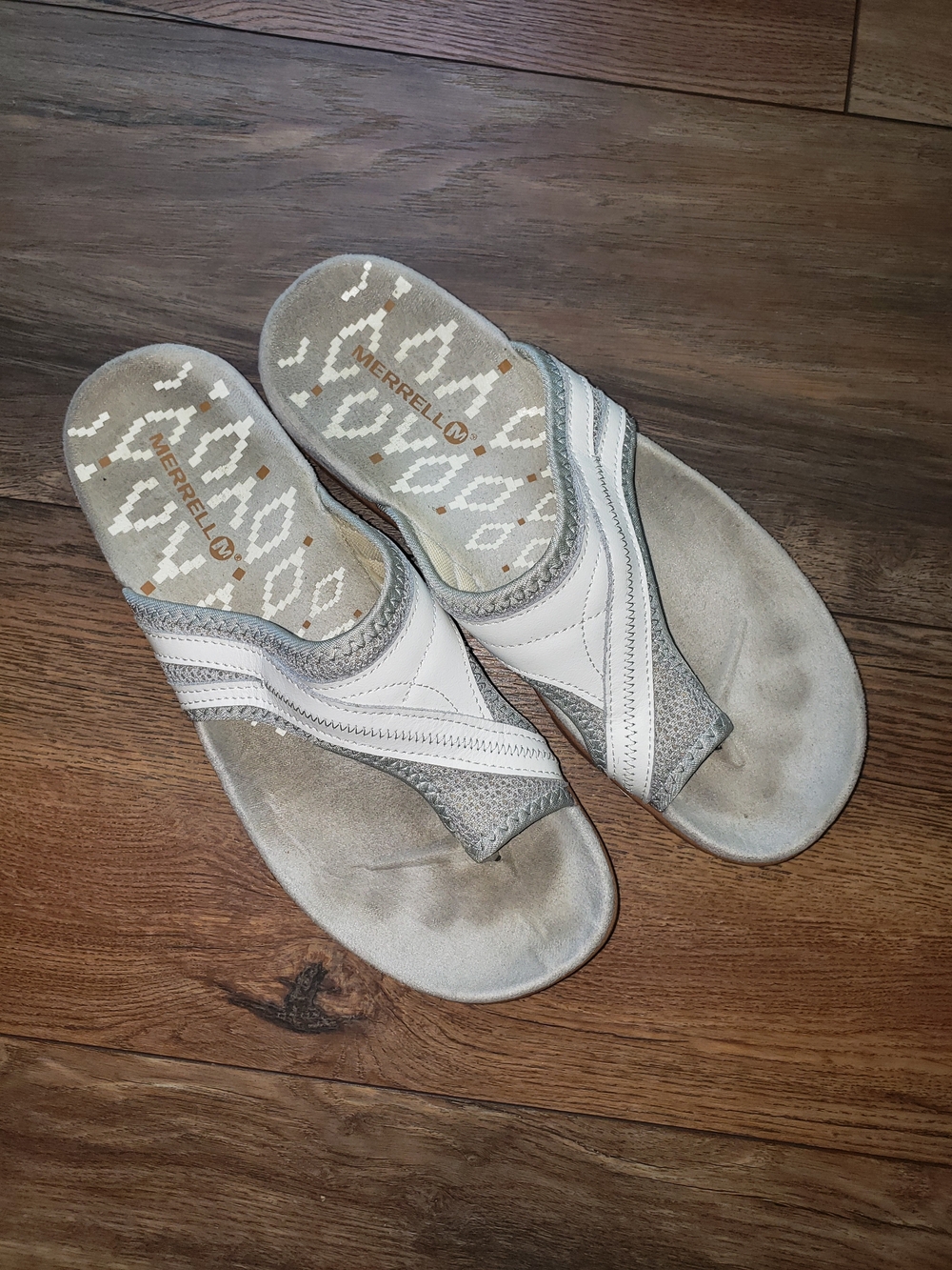 Merrell Women’s White & Gray Thong Sandals